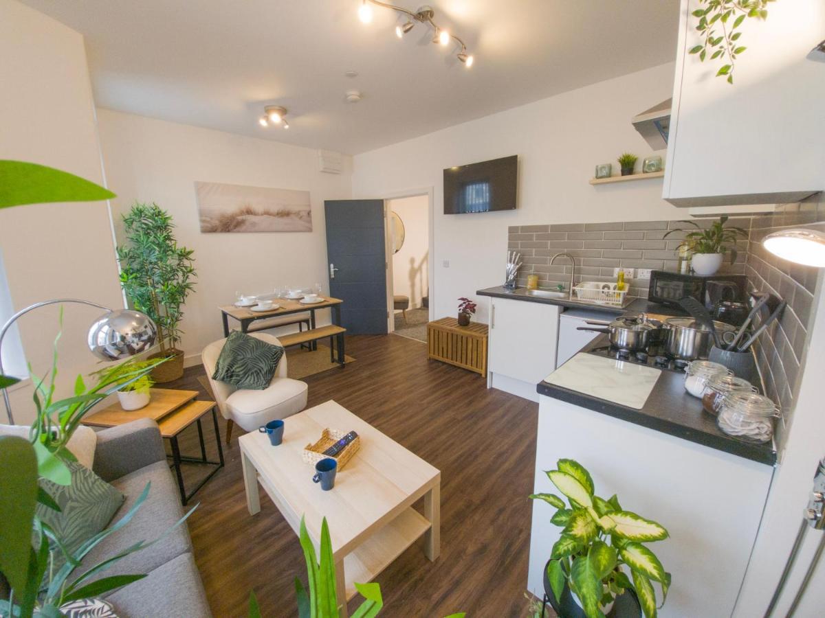 Principality Suites; Three Bed By Property Promise Кардифф Экстерьер фото