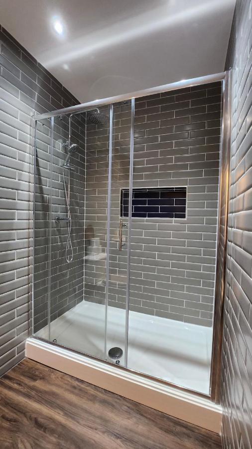 Principality Suites; Three Bed By Property Promise Кардифф Экстерьер фото
