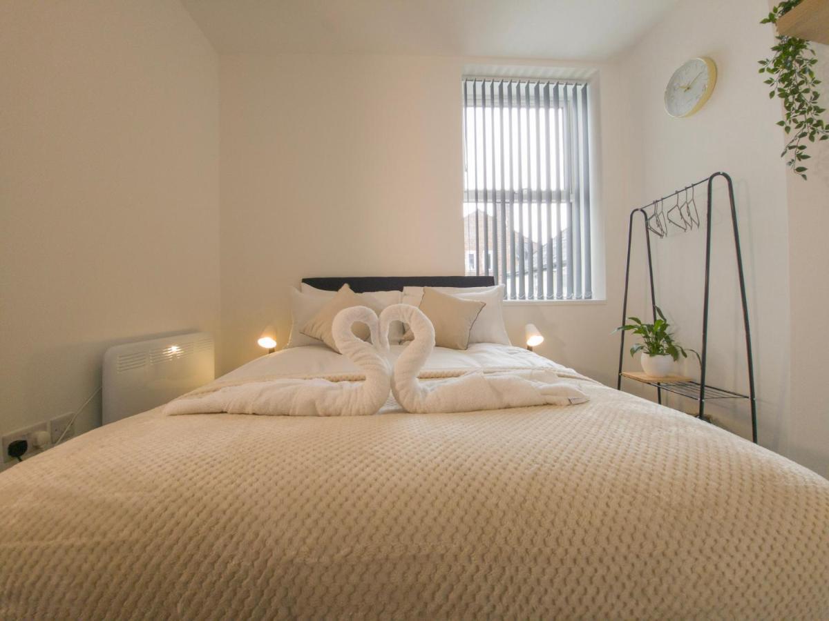 Principality Suites; Three Bed By Property Promise Кардифф Экстерьер фото