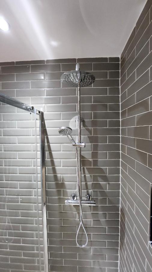Principality Suites; Three Bed By Property Promise Кардифф Экстерьер фото